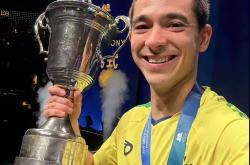 华体会体育赛事直播-巴西选手迎战压力，勇夺胜利