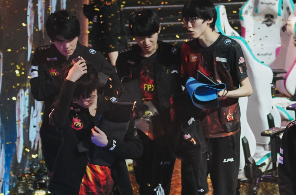 关于LGD血洗100T,Doinb拿下关键大龙激烈交锋半决赛,留下经典瞬间的信息 关于LGD血洗100T,Doinb拿下关键大龙激烈交锋半决赛,留下经典瞬间的信息