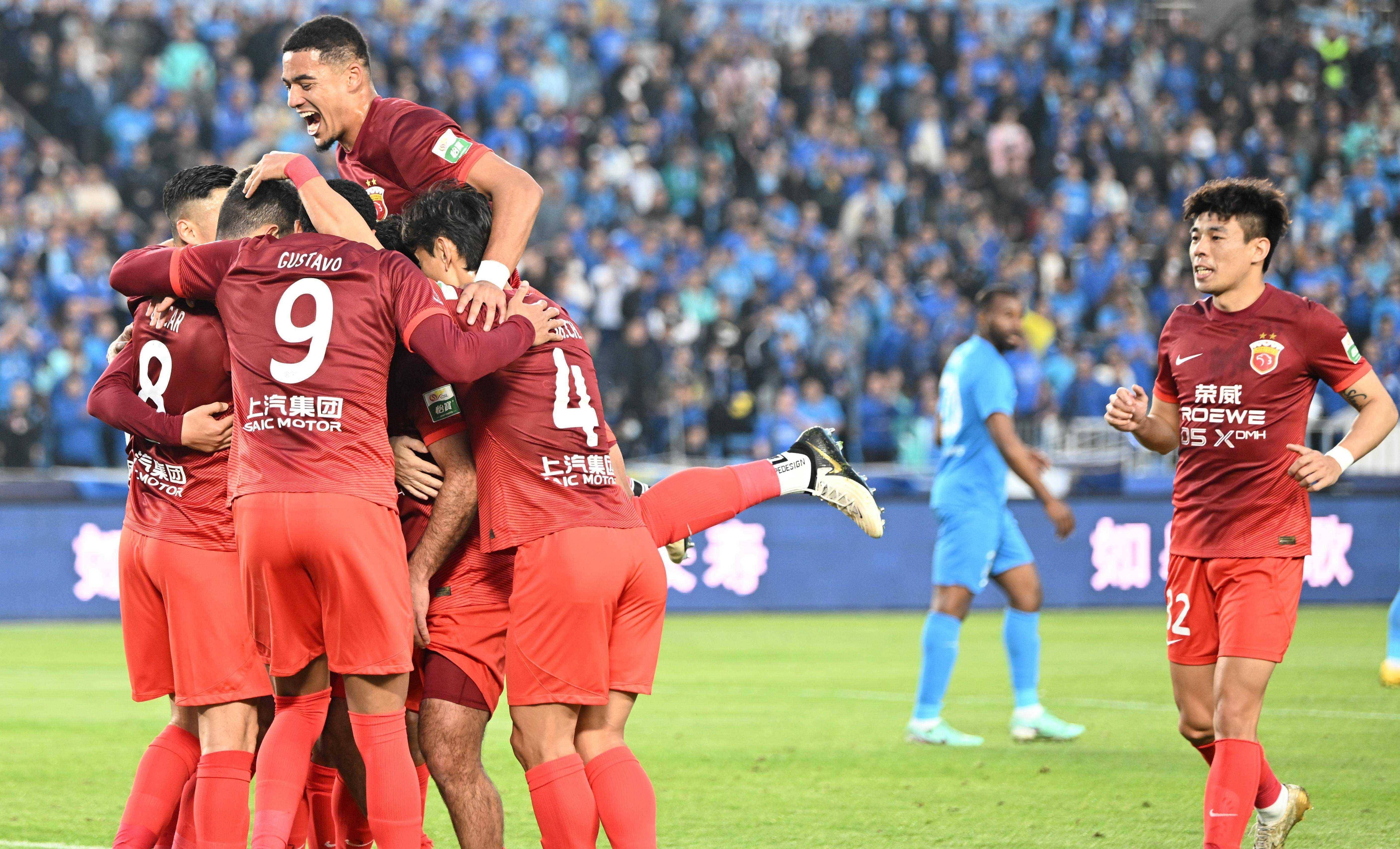 国内球队队员在国际大赛中闪耀光芒 国内球队队员在国际大赛中闪耀光芒