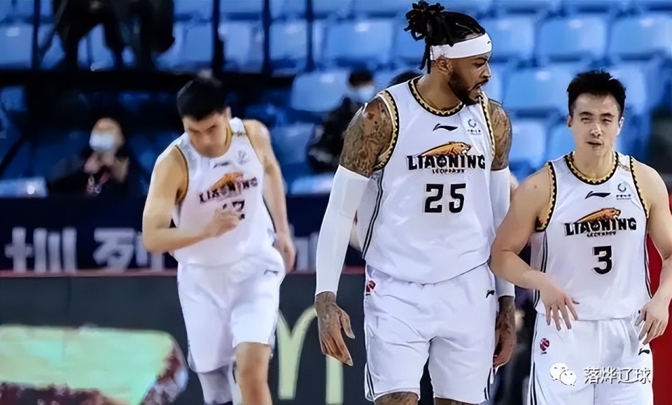 辽宁男篮客场惨败,遭遇本赛季首败,主教练怒斥球员 辽宁男篮客场惨败,遭遇本赛季首败,主教练怒斥球员