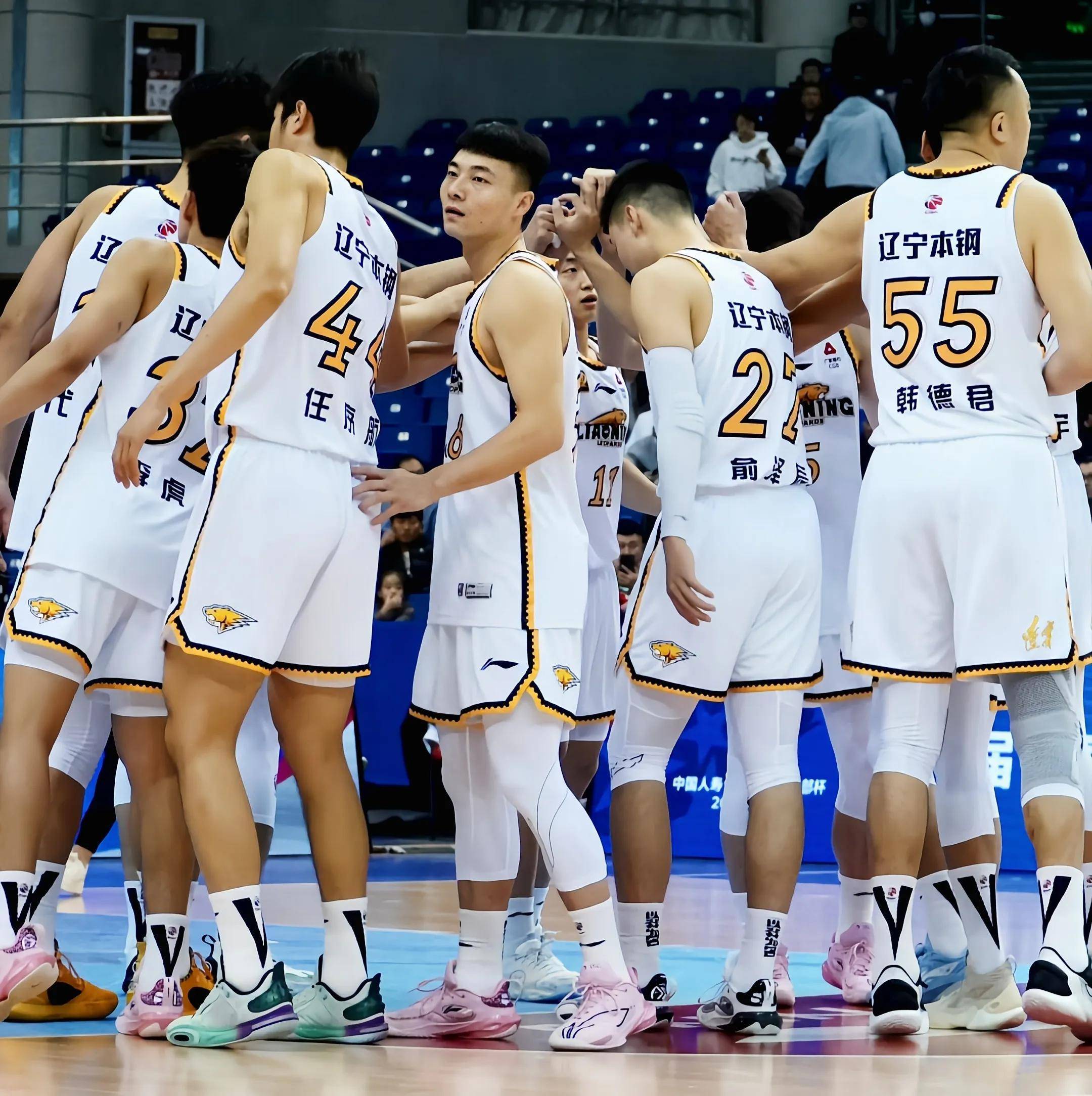 辽宁男篮客场惨败,遭遇本赛季首败,主教练怒斥球员 辽宁男篮客场惨败,遭遇本赛季首败,主教练怒斥球员