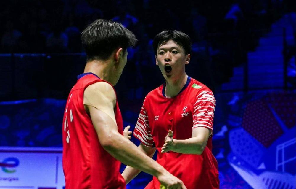 印度羽毛球队鏖战印尼羽毛球队，林丹一己之力扛起全队