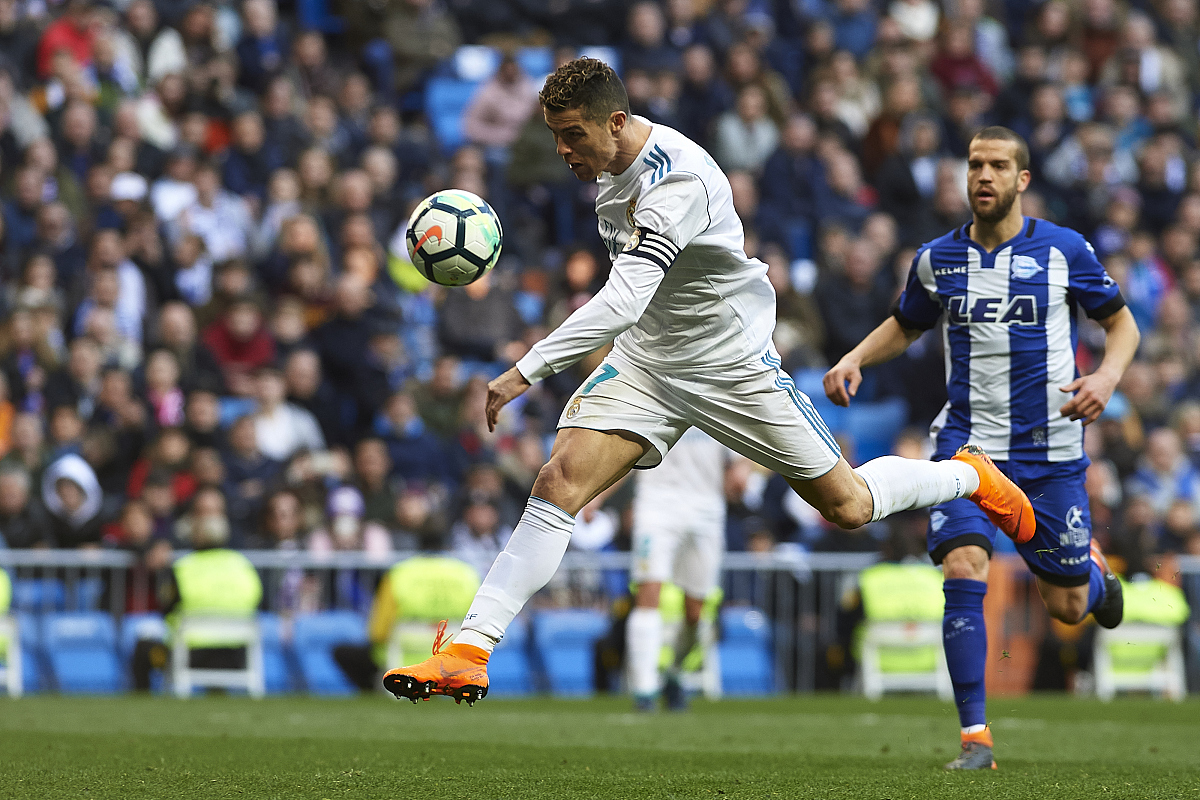 球员因伤缺阵队友弥补斗志高昂 球员因伤缺阵队友弥补斗志高昂