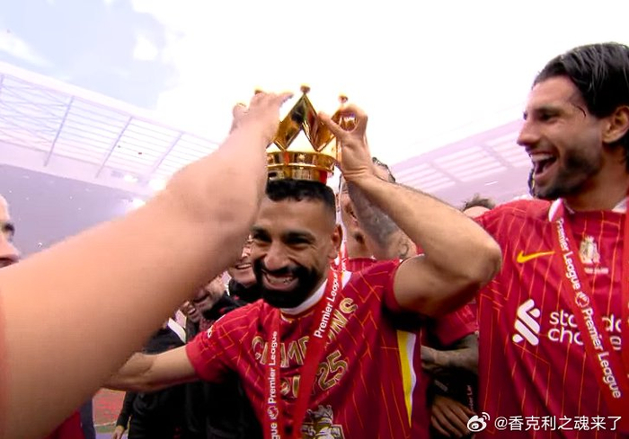 哥伦比亚强势巴西，萨拉赫完成帽子戏法