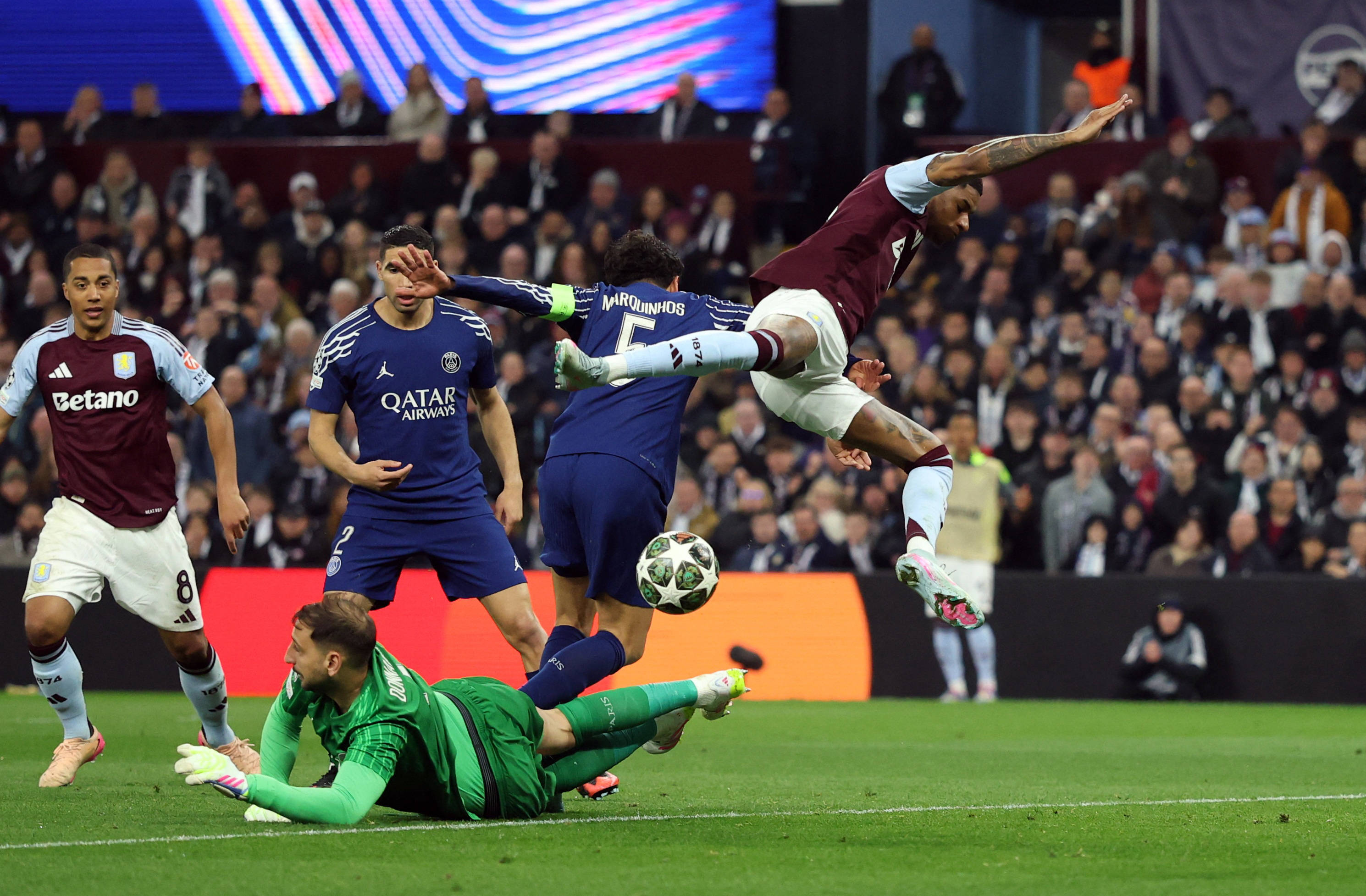 巴黎聚焦欧洲精彩比赛，悬念重重