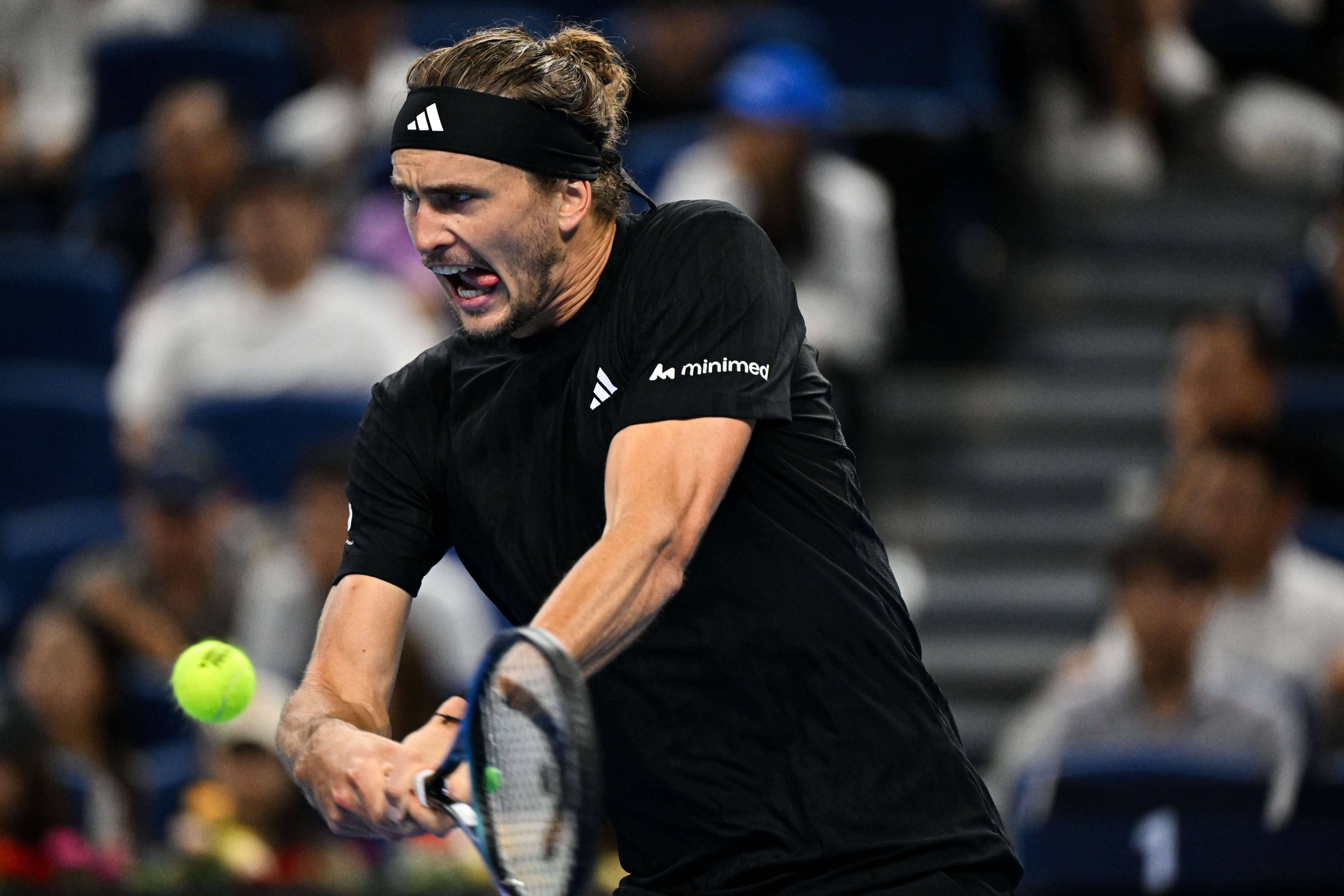 美国网球队绝地反击澳大利亚网球队，兹维列夫统治全场的简单介绍